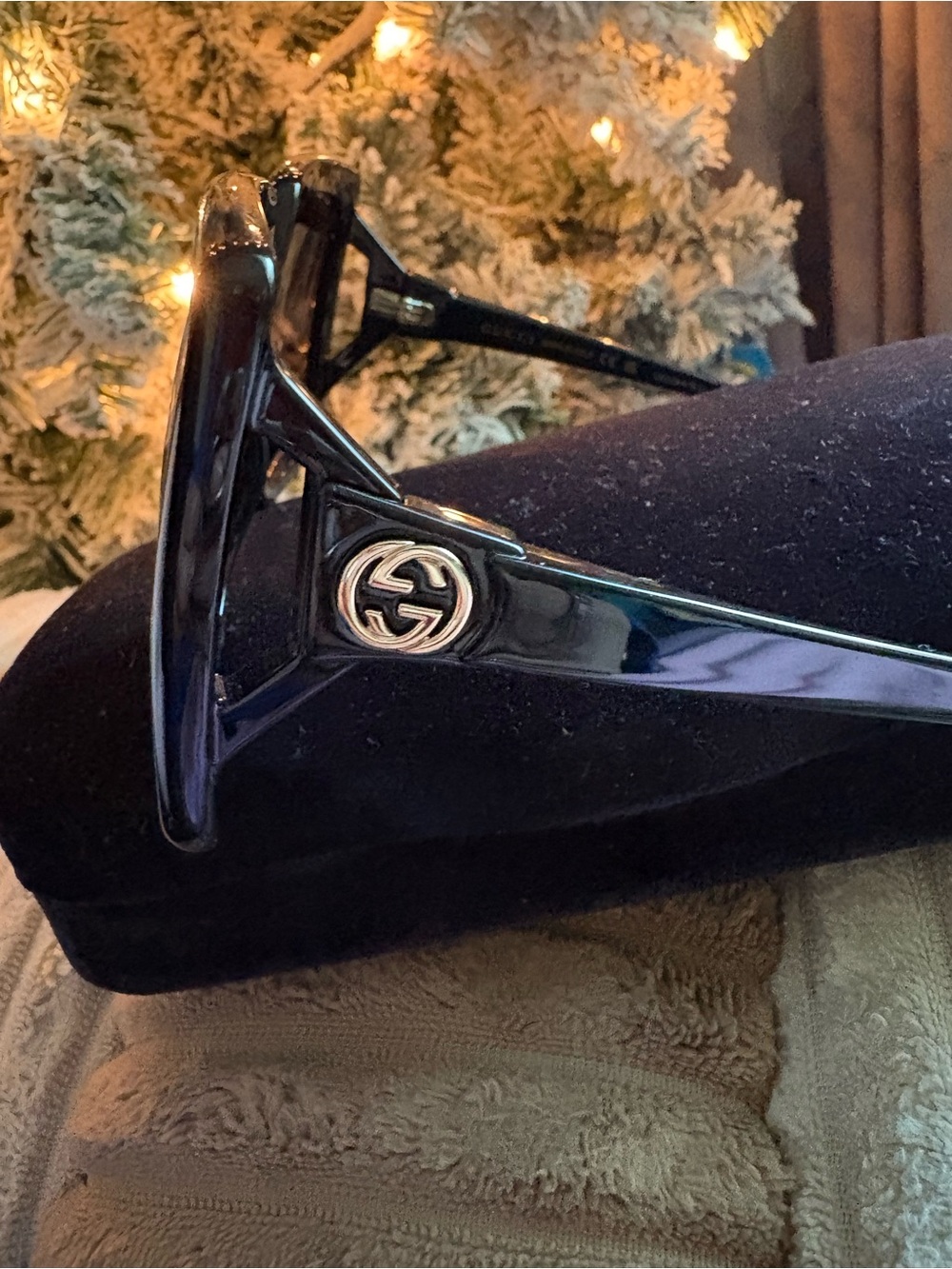 Gucci Oversized Square Black Sunglasses - Picture 6 of 10